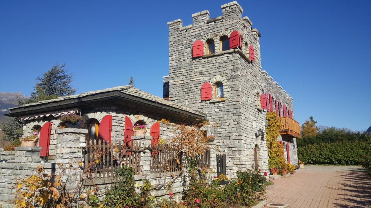 Castel De Daval Bed & Breakfast Sierre Dış mekan fotoğraf