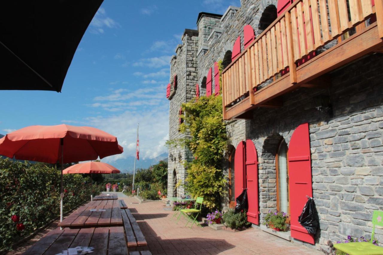 Castel De Daval Bed & Breakfast Sierre Dış mekan fotoğraf