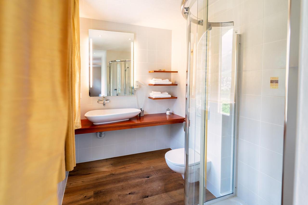 Castel De Daval Bed & Breakfast Sierre Dış mekan fotoğraf