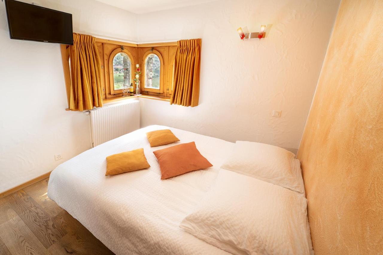 Castel De Daval Bed & Breakfast Sierre Dış mekan fotoğraf