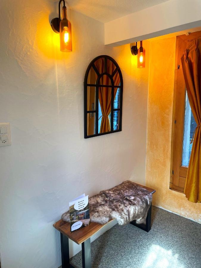 Castel De Daval Bed & Breakfast Sierre Dış mekan fotoğraf